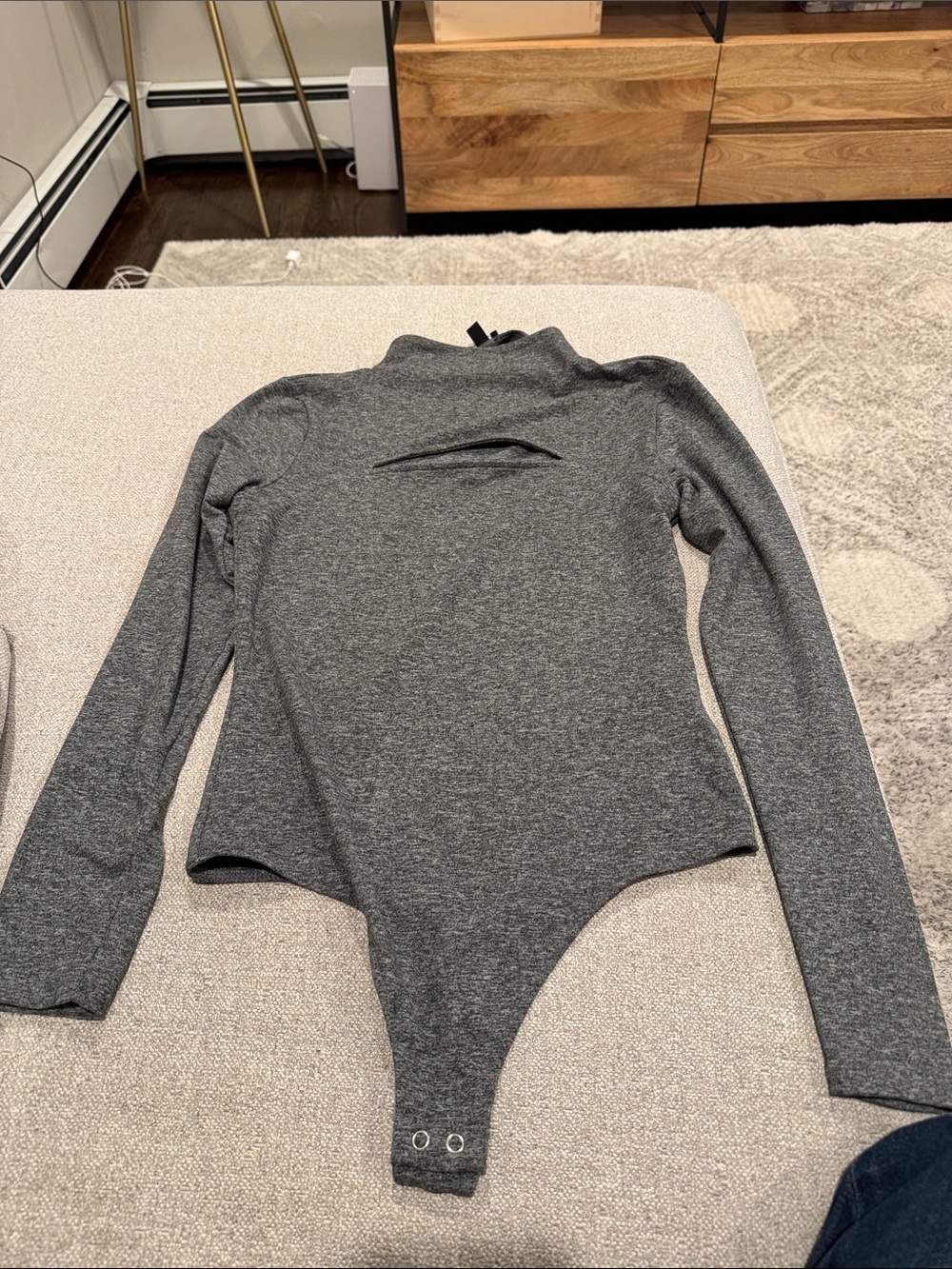 Express| Long-Sleeve Mock Neck Bodysuit